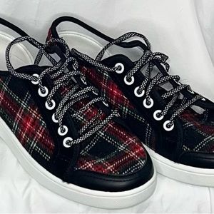 Traq by Alegra Lyriq Flannely Black Red Women's Sz 7 - 7.5 Shoes Sneakers